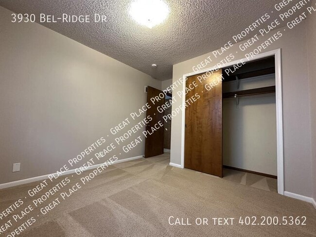 Building Photo - 3930 Bel-Ridge Dr