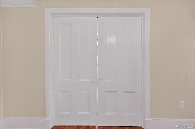 Building Photo - 11 Zimmer Ave