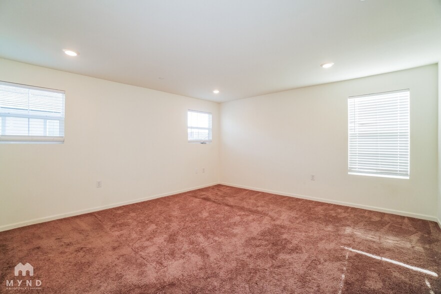 Building Photo - 676 Rosedale Wy