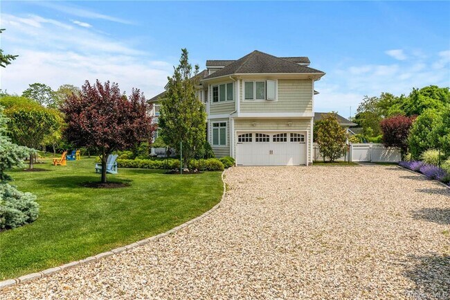 Building Photo - 695 Sound Dr