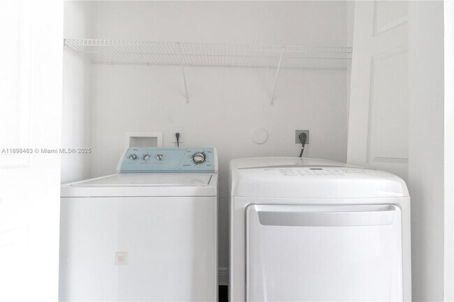 Building Photo - 10934 SW 247th Ter