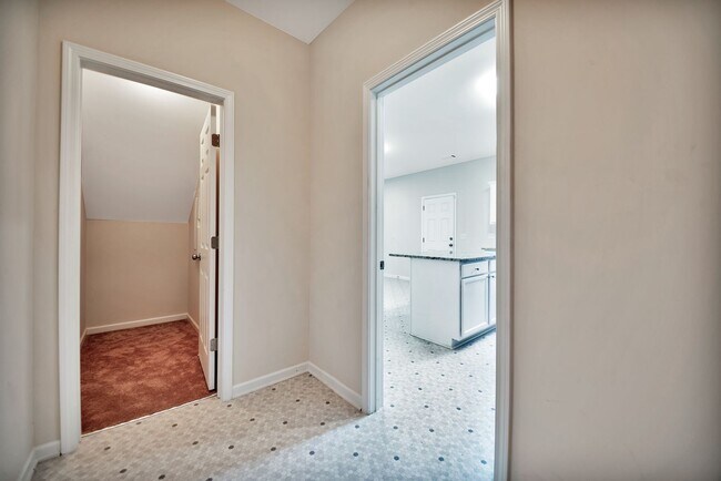 Building Photo - Spence Creek Rental!