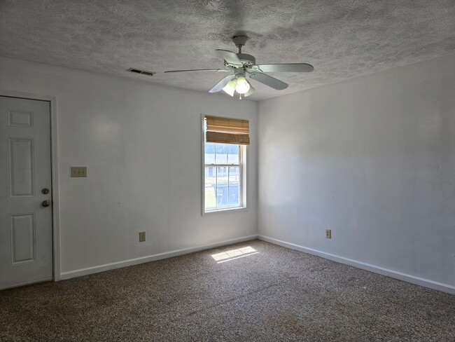 Building Photo - 190 Bahia Ln