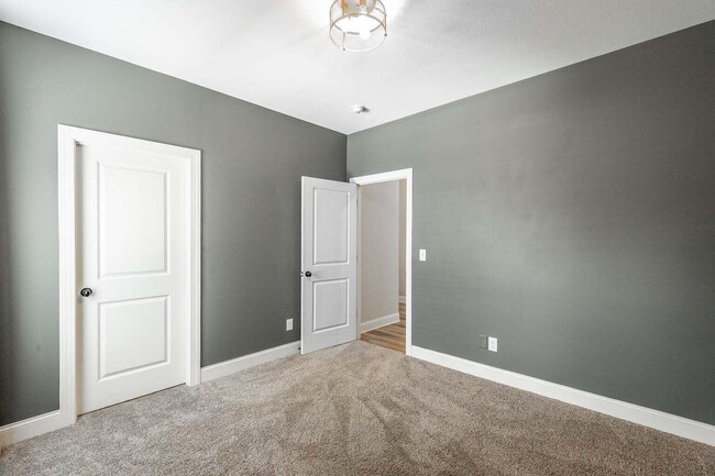 Building Photo - 5038 Shelterwood Dr NE