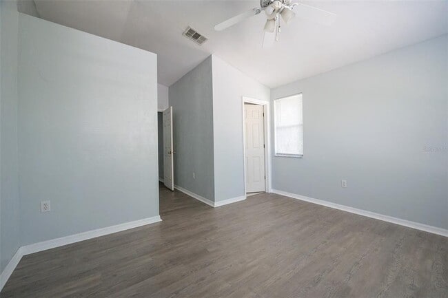 Building Photo - 3860 SW 20th Ave