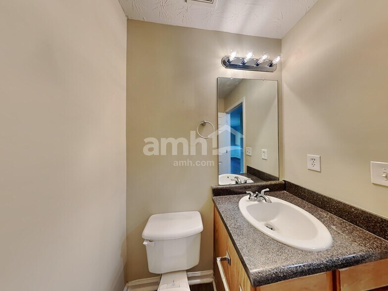 Building Photo - 116 Shadowhill Ln