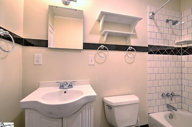 Building Photo - 10 Buist Ave