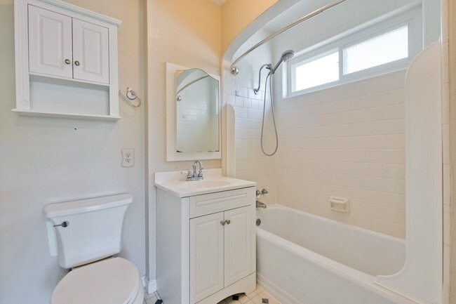 Building Photo - Cute and Cozy 1BR/1BA near downtown Sunnyvale