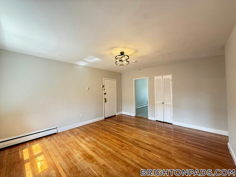 Building Photo - 63 Selkirk Rd