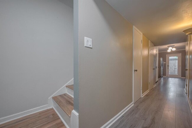 Building Photo - 836 Wax Myrtle Ln