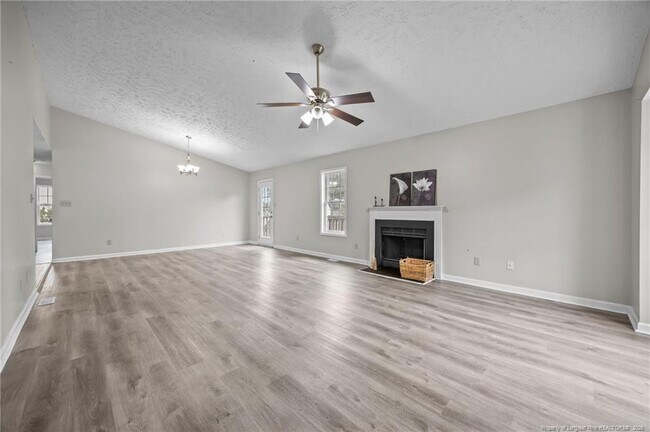 Building Photo - 1421 Matilda Ct