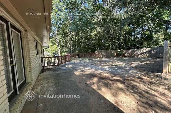 Building Photo - 3237 Tulip Dr