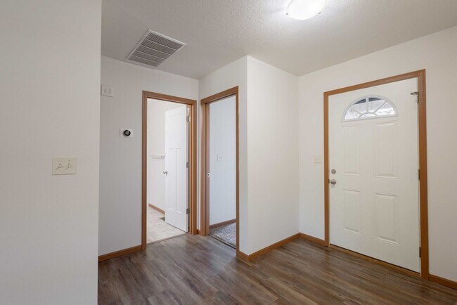 Building Photo - NEW LUXURY DUPLEX in the sought-after Sout...