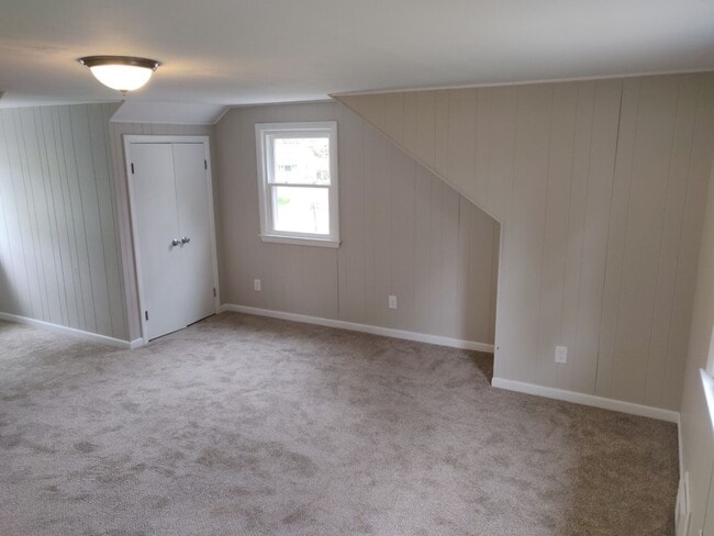 Building Photo - 5 Bedroom Home for Rent in Sixteen Acres