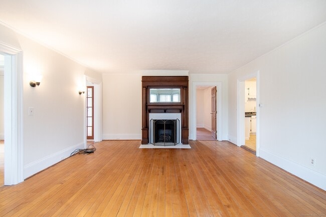 Building Photo - 34 N Maple St