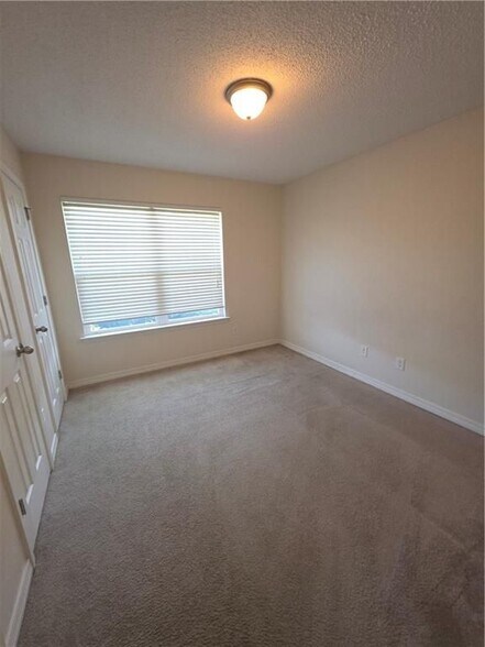 Building Photo - 11890 Ives Ln