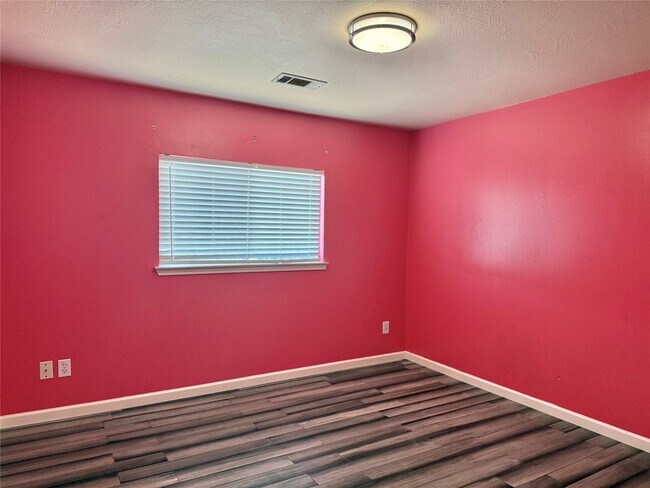 Building Photo - 14802 Bellflora Ct