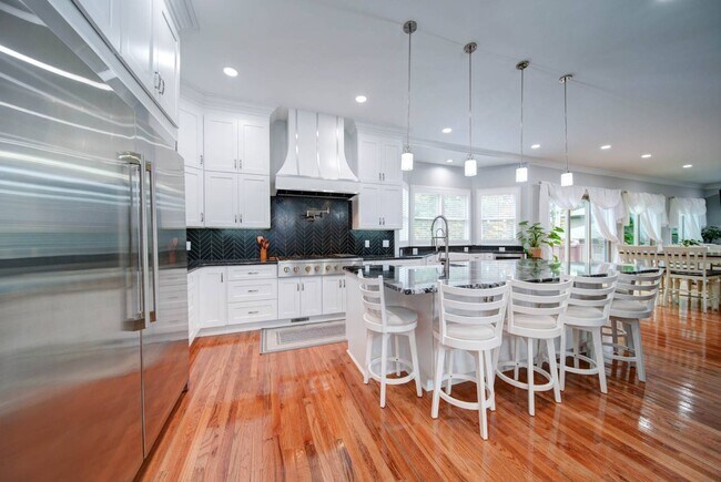 Building Photo - 119 Plantation Dr