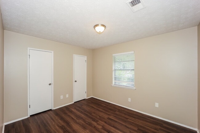 Building Photo - 6133 Fieldcrest Dr