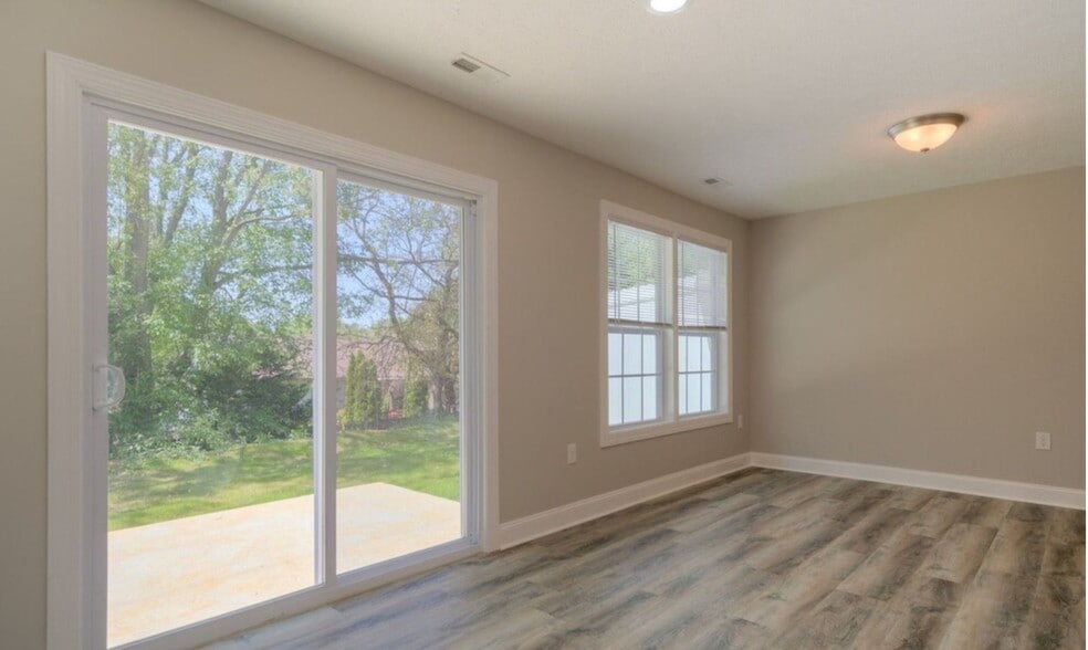 Building Photo - 335 Twisted Oak Dr NW