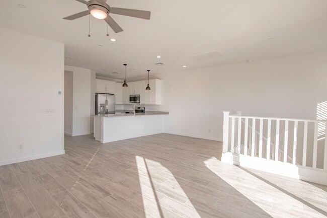 Building Photo - Brand New luxurious Model Home in Warner Meadows!