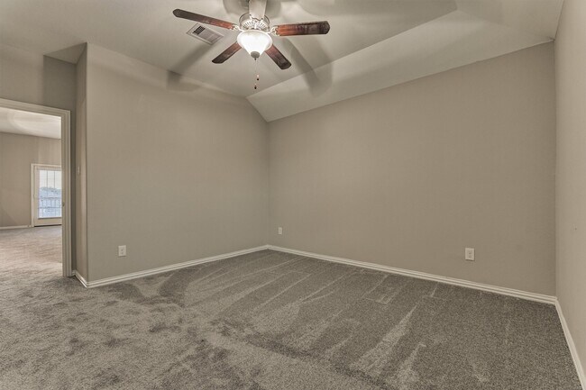 Building Photo - 2437 Branshill Dr