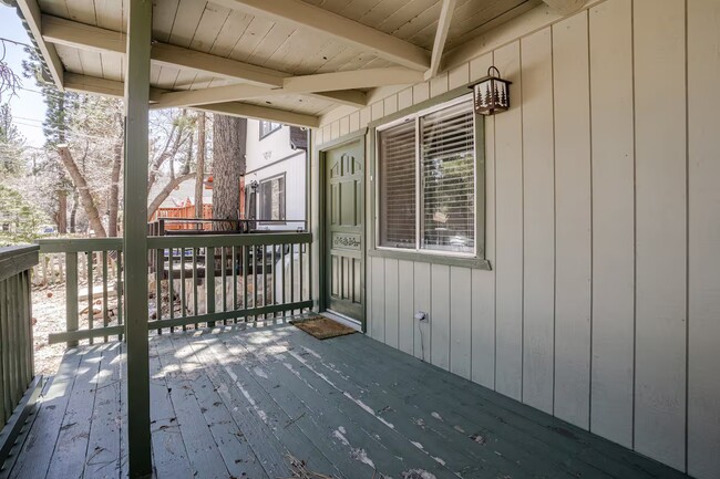 Building Photo - 336 Spruce Ln