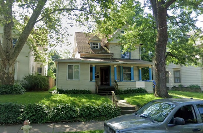 Building Photo - 45 Oakdale Ave