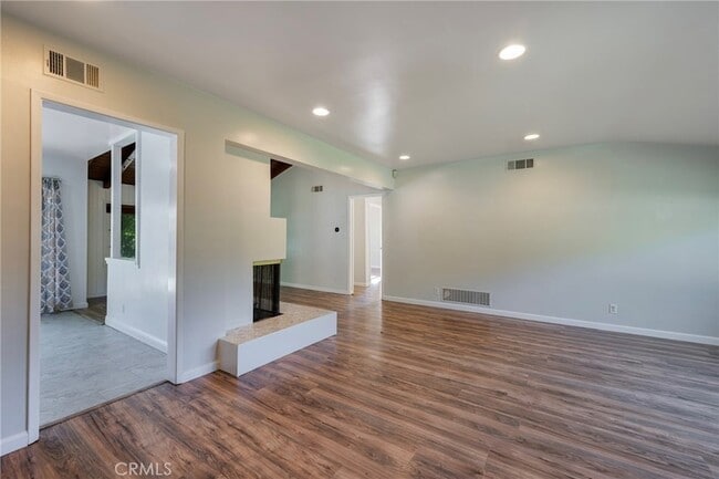 Building Photo - 3202 Belvedere Dr