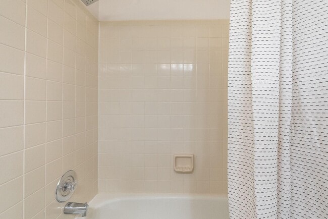 Building Photo - 7918 Pebble Brook Ct