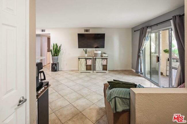 Building Photo - 24474 Valle Del Oro