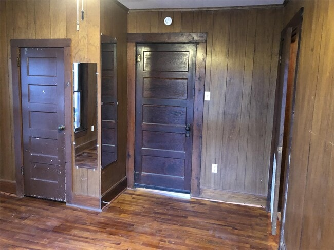 Building Photo - 3725 Edison Ave