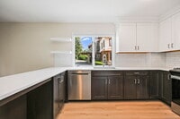 Building Photo - 11 Maple Ave
