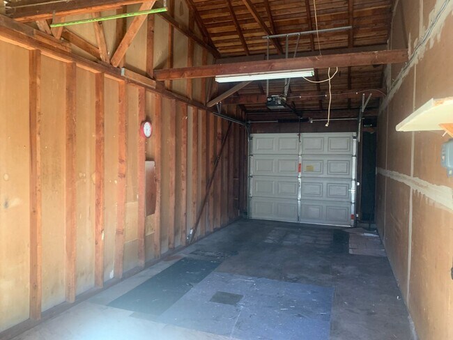 Building Photo - 2832 Sweet Way