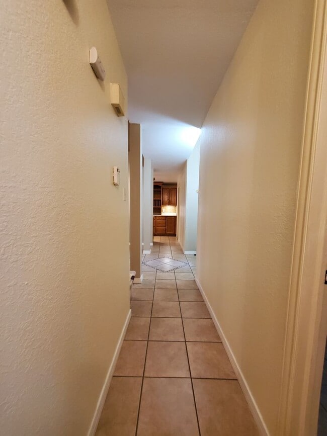 Building Photo - Eastside home for rent