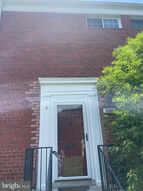 Primary Photo - 3526 Valley Dr