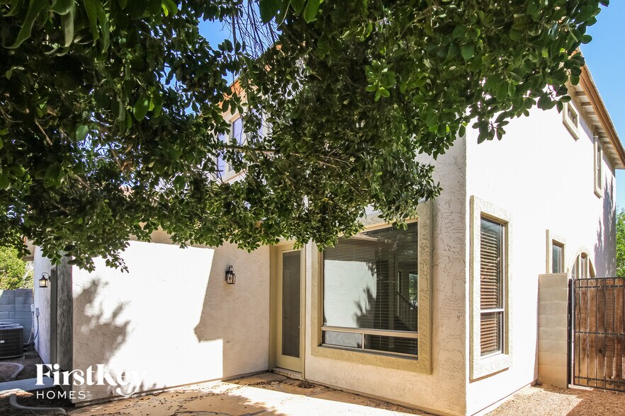 Building Photo - 1848 E Dunbar Dr