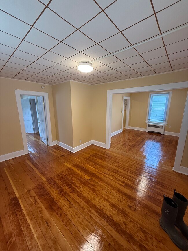 Building Photo - 231 Mansfield Ave