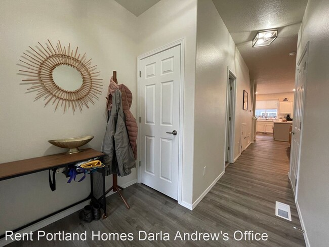 Building Photo - 3 br, 2.5 bath House - 17625 SW September Ln