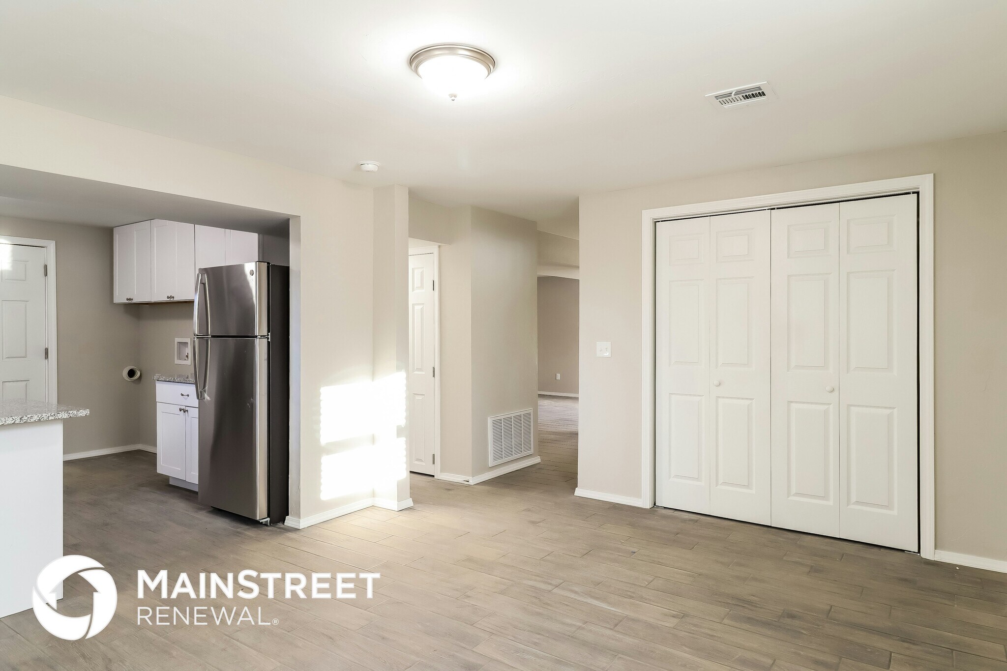 Building Photo - 5701 N Warren Ave