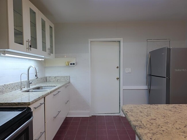 Building Photo - 4713 W El Prado Blvd