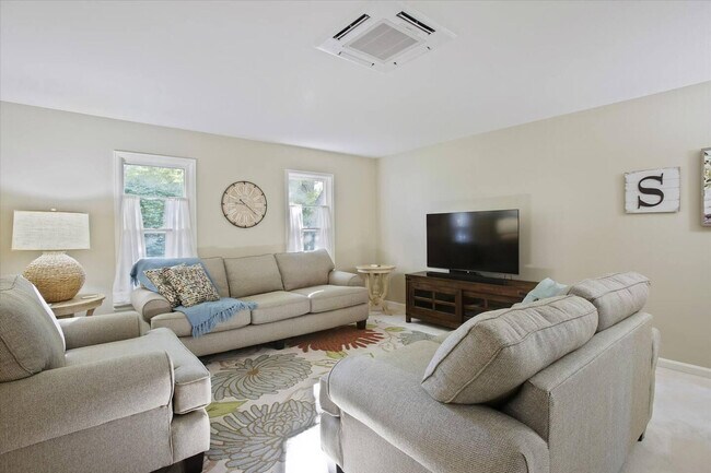 Building Photo - 1908 Pawnee Dr