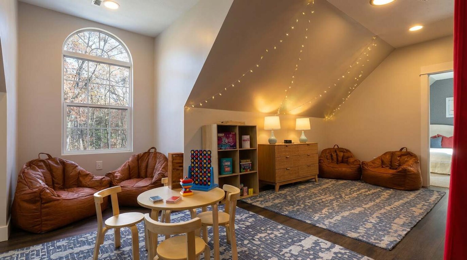 Building Photo - 331 June Ln