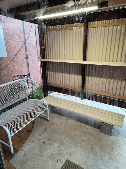 Private patio area - 5739 Winnetka Ave
