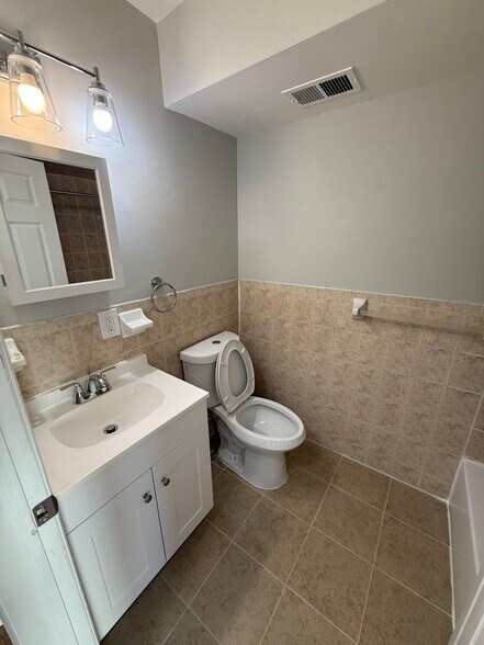 Building Photo - 535 Central Ave