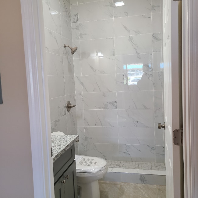 Building Photo - 180 S Lehua St