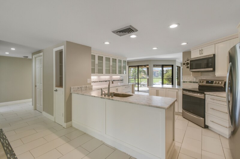 Building Photo - 1117 Marine Way E
