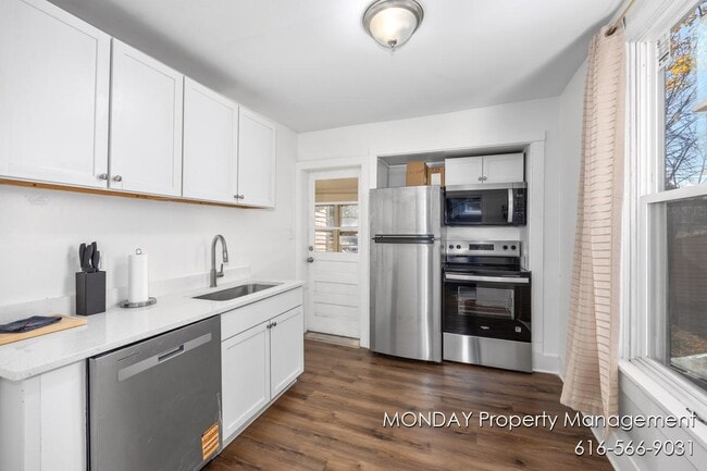 Building Photo - 263 W Muskegon Ave