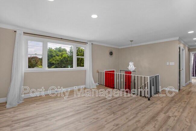 Building Photo - 2431 Clydesdale Rd