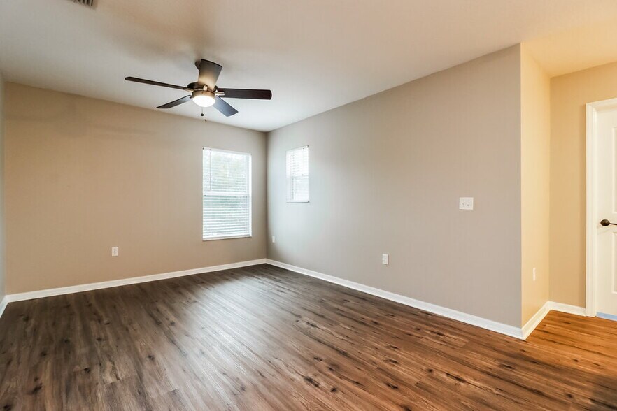 Building Photo - 9548 Simeon Dr